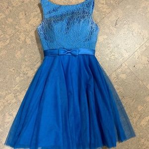 Formal 8-grade Graduation A-Line Lace Chiffon Knee-Length Dress Royal Blue